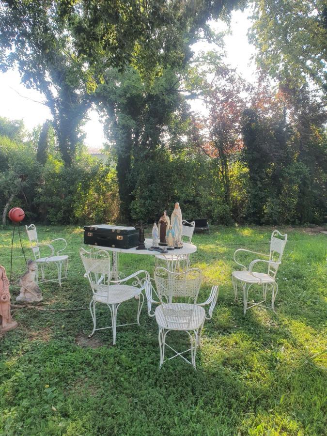 Manoir En Crau Arles Exterior foto