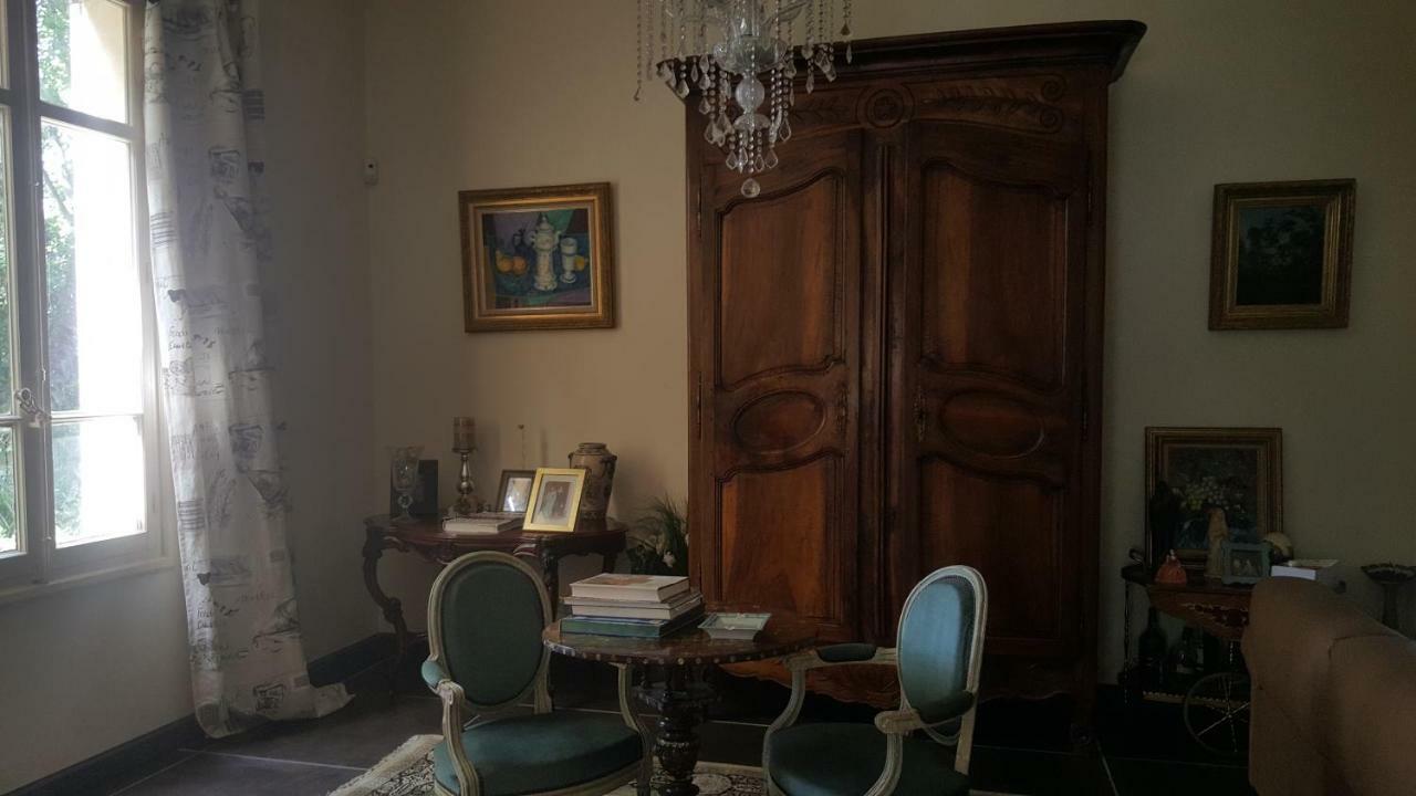 Manoir En Crau Arles Exterior foto